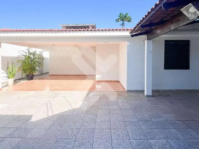 Casa aluguel em Região Geográfica Imediata de Natal, Natal