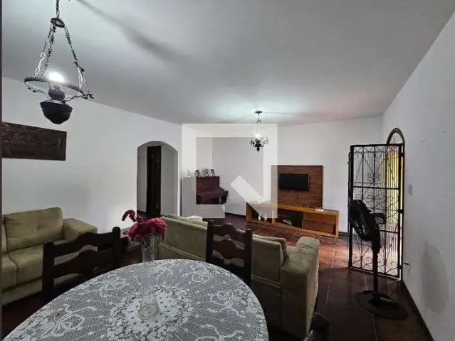 Casa aluguel em Região Geográfica Imediata do Rio de Janeiro, Região Metropolitana do Rio de Janeiro