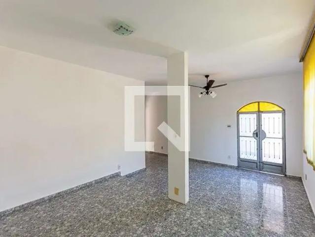 Casa aluguel em Região Geográfica Imediata do Rio de Janeiro, Região Metropolitana do Rio de Janeiro
