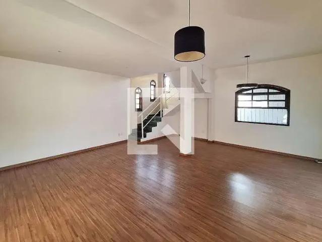 Casa aluguel em Região Geográfica Imediata do Rio de Janeiro, Região Metropolitana do Rio de Janeiro