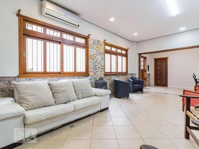 Casa aluguel em Azenha, Porto Alegre