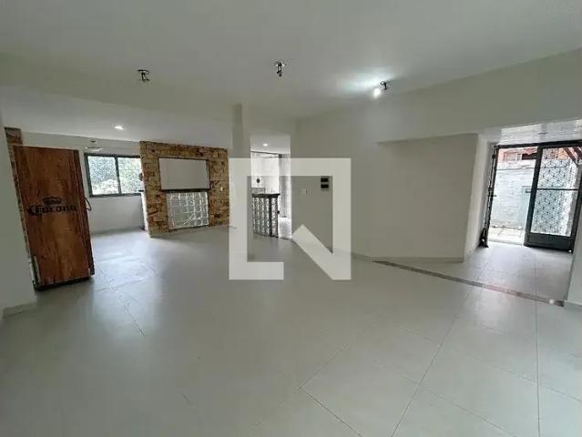 Casa aluguel em Região Geográfica Imediata do Rio de Janeiro, Região Metropolitana do Rio de Janeiro