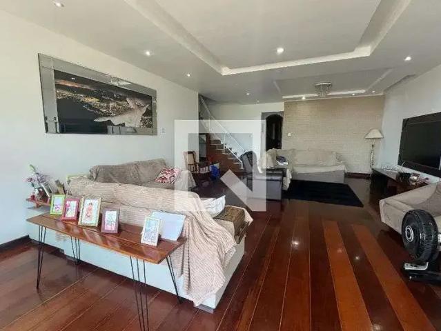 Casa aluguel em Região Geográfica Imediata do Rio de Janeiro, Região Metropolitana do Rio de Janeiro