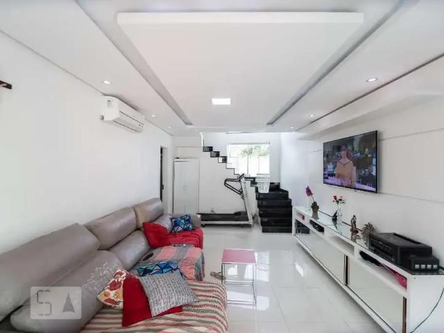 Casa aluguel em Região Geográfica Imediata do Rio de Janeiro, Região Metropolitana do Rio de Janeiro