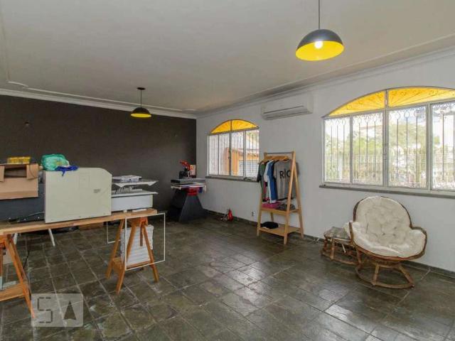 Casa aluguel em Região Geográfica Imediata do Rio de Janeiro, Região Metropolitana do Rio de Janeiro