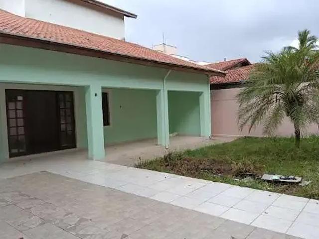 Casa aluguel em Região Imediata de São José dos Campos, Região Metropolitana do Vale do Paraíba e Litoral Norte