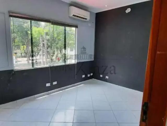 Casa aluguel em Região Imediata de São José dos Campos, Região Metropolitana do Vale do Paraíba e Litoral Norte