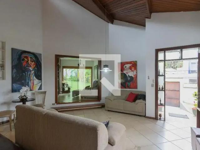 Casa aluguel em Região Imediata de São José dos Campos, Região Metropolitana do Vale do Paraíba e Litoral Norte