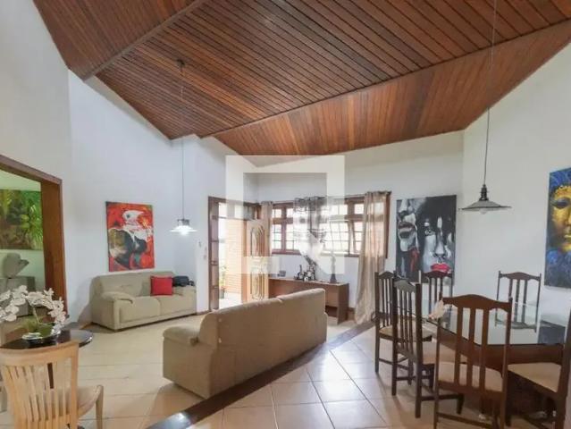Casa aluguel em Região Imediata de São José dos Campos, Região Metropolitana do Vale do Paraíba e Litoral Norte
