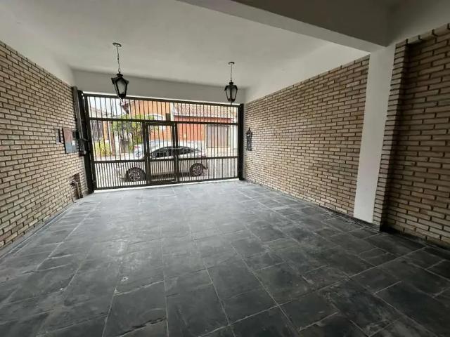 Casa aluguel em Região Imediata de São José dos Campos, Região Metropolitana do Vale do Paraíba e Litoral Norte