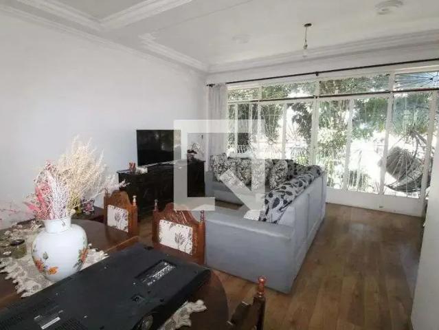Casa aluguel em Região Imediata de São José dos Campos, Região Metropolitana do Vale do Paraíba e Litoral Norte