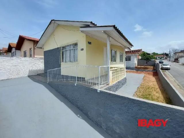 Casa aluguel em Região Geográfica Imediata de Florianópolis, São José