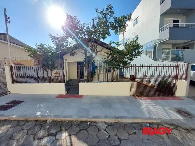 Casa aluguel em Região Geográfica Imediata de Florianópolis, São José