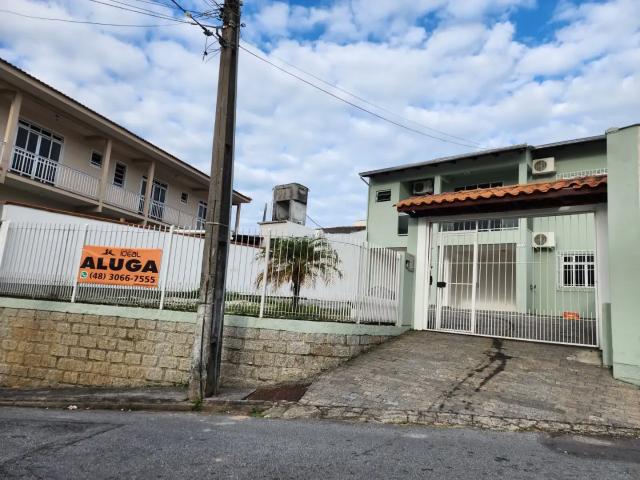Casa aluguel em Região Geográfica Imediata de Florianópolis, São José