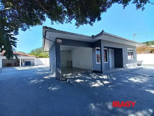 Casa aluguel em Região Geográfica Imediata de Florianópolis, São José