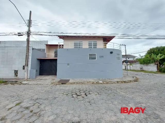 Casa aluguel em Região Geográfica Imediata de Florianópolis, São José