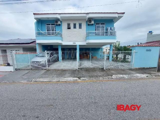 Casa aluguel em Região Geográfica Imediata de Florianópolis, São José