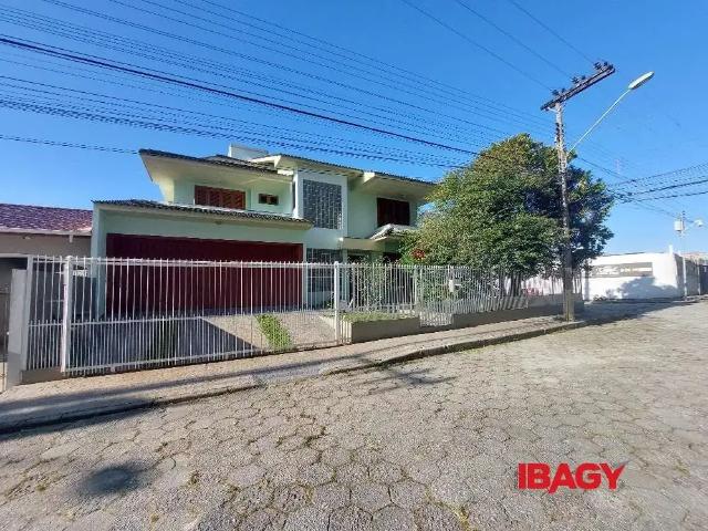 Casa aluguel em Região Geográfica Imediata de Florianópolis, São José