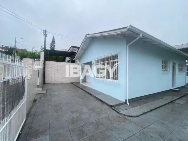 Casa aluguel em Região Geográfica Imediata de Florianópolis, São José