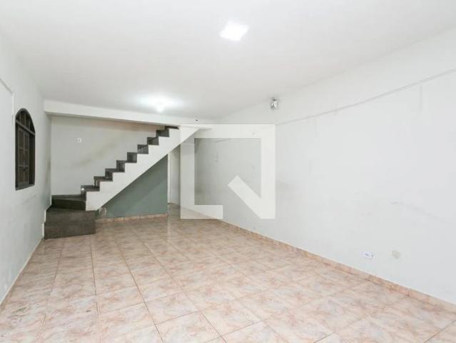 Casa aluguel em Vila Carmosina, São Paulo