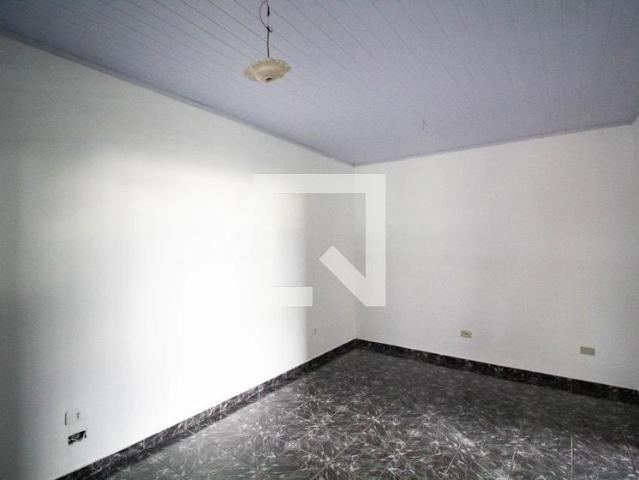 Casa aluguel em Vila Carmosina, São Paulo