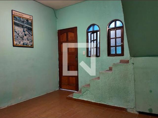 Casa aluguel em Vila Apiaris, São Paulo