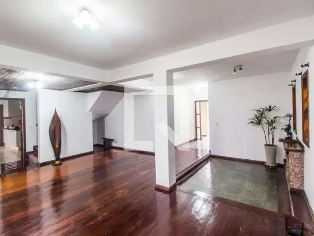 Casa aluguel em Região Imediata de São Paulo, Região Metropolitana de São Paulo