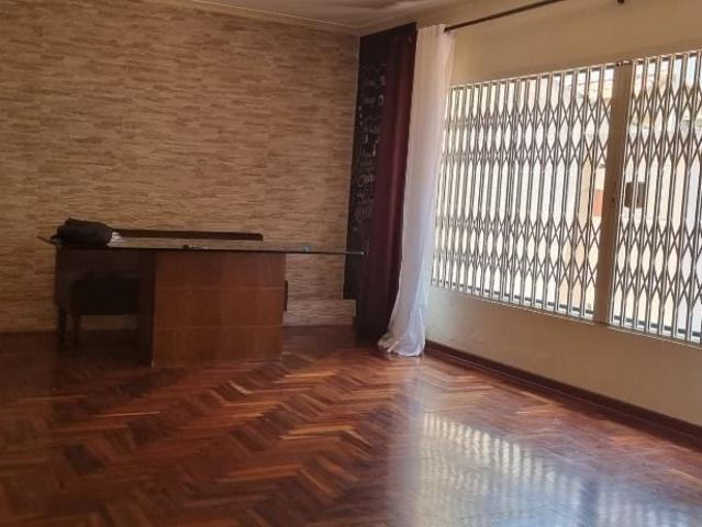 Casa aluguel em Parque Industriário, Santo André