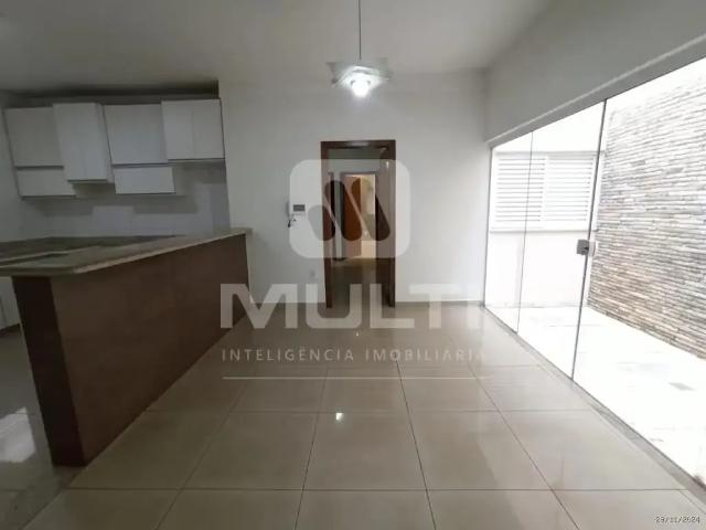 Casa aluguel em Setor Central, Uberlândia