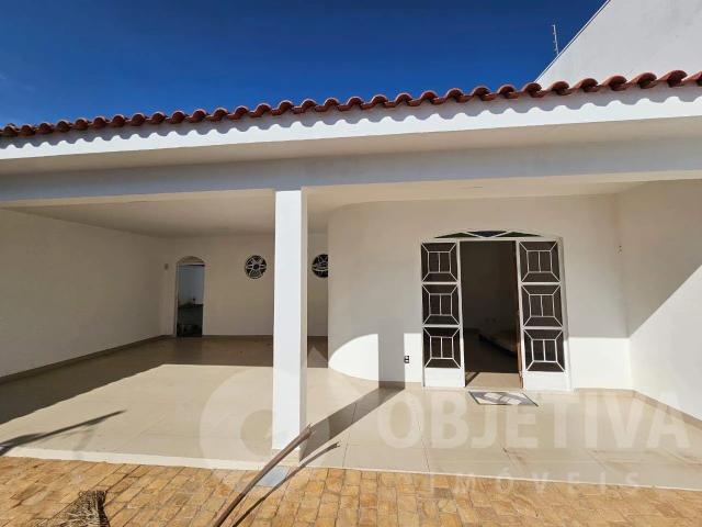 Casa aluguel em Setor Central, Uberlândia