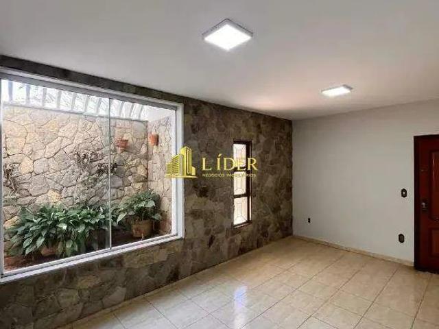 Casa aluguel em Setor Central, Uberlândia