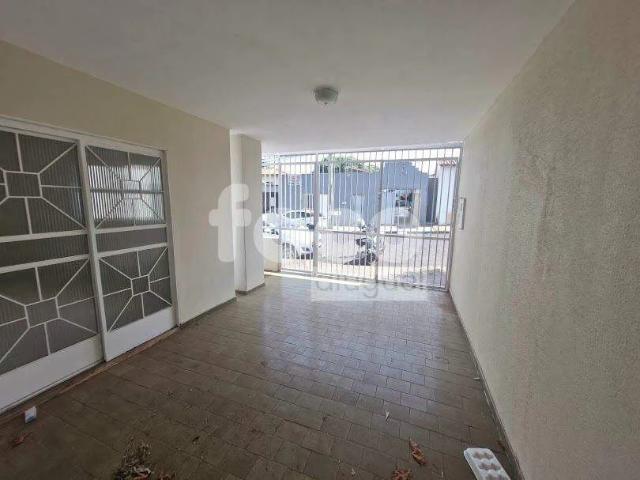Casa aluguel em Setor Central, Uberlândia