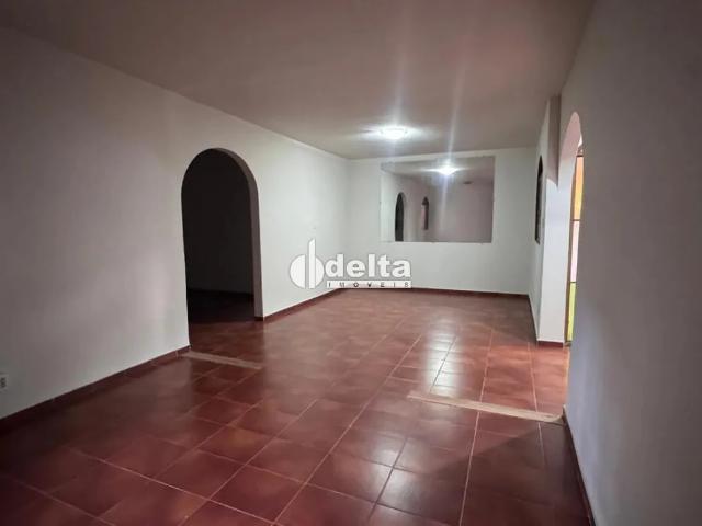 Casa aluguel em Setor Central, Uberlândia