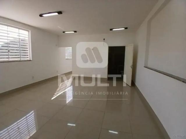 Casa aluguel em Setor Central, Uberlândia