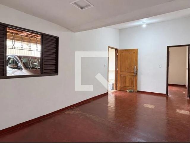 Casa aluguel em Parque Granada, Uberlândia