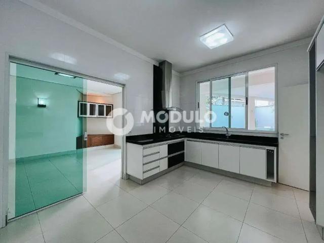 Casa aluguel em Itapema Sul, Uberlândia