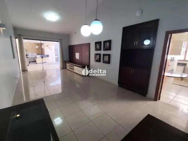 Casa aluguel em Setor Central, Uberlândia