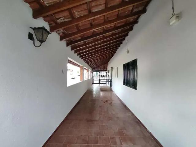 Casa aluguel em Setor Central, Uberlândia