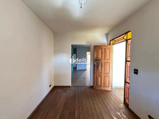 Casa aluguel em Setor Central, Uberlândia