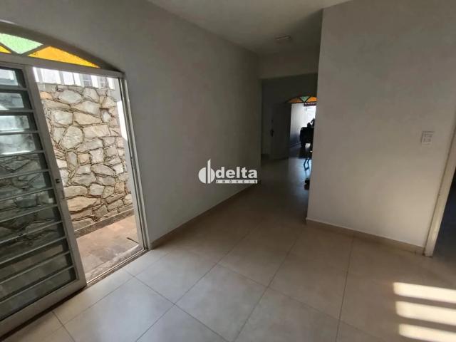 Casa aluguel em Setor Central, Uberlândia