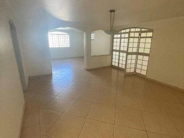Casa aluguel em Setor Central, Uberlândia