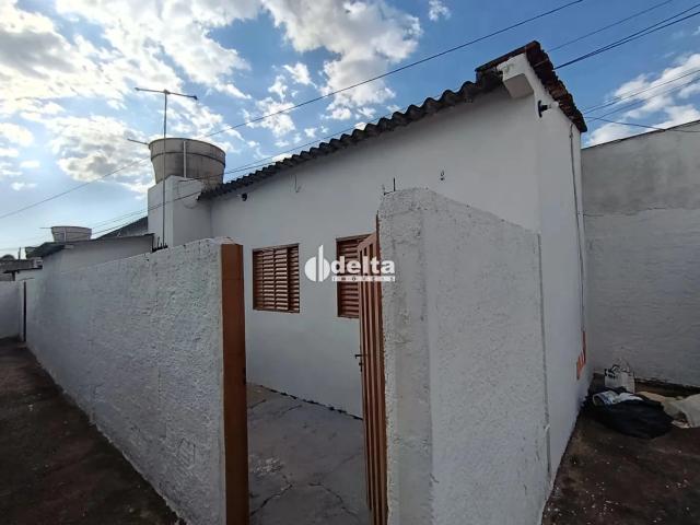 Casa aluguel em Segismundo Pereira, Uberlândia