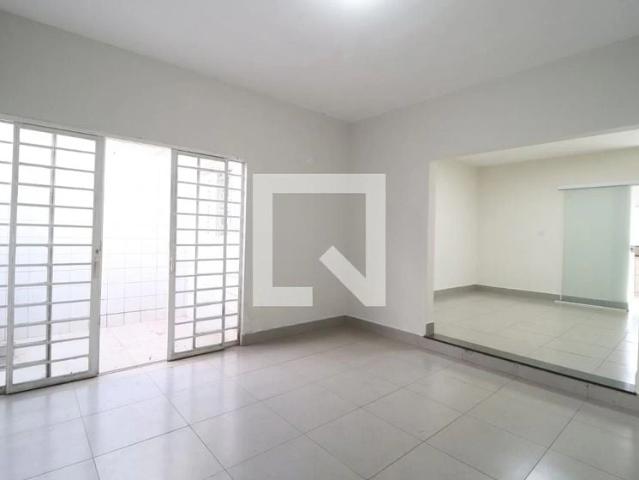 Casa aluguel em Setor Central, Uberlândia