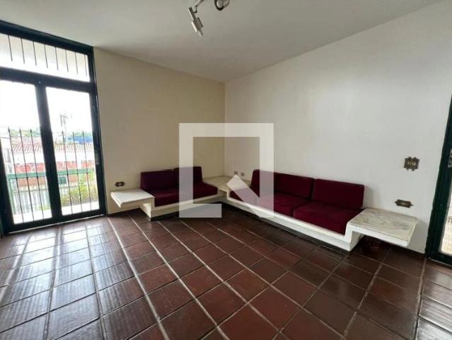 Casa aluguel em Setor Central, Uberlândia