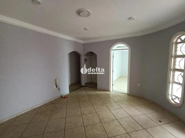 Casa aluguel em Setor Central, Uberlândia