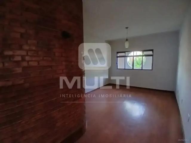 Casa aluguel em Setor Central, Uberlândia