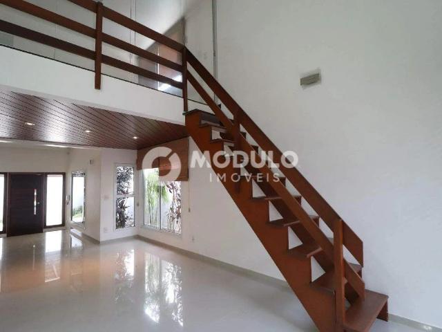 Casa aluguel em Setor Central, Uberlândia