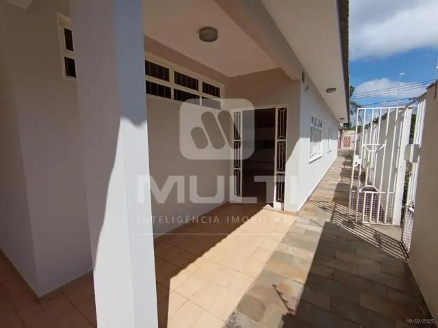 Casa aluguel em Setor Central, Uberlândia