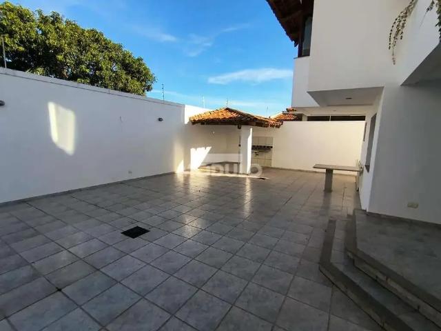 Casa aluguel em Setor Central, Uberlândia