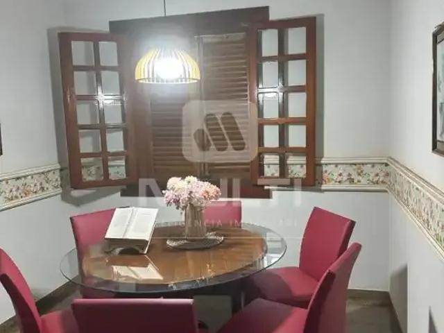 Casa aluguel em Setor Central, Uberlândia